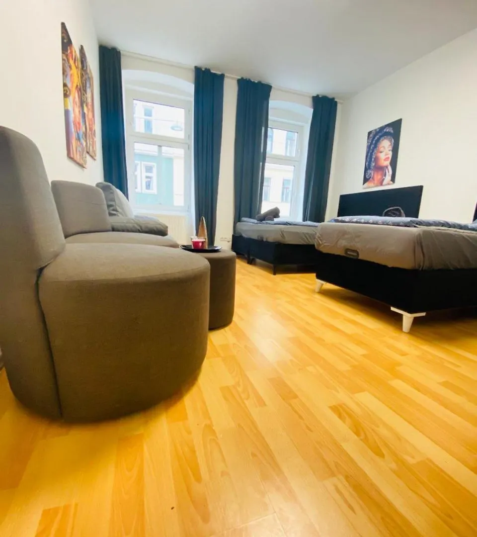 Homestay Family Room Vienna